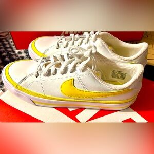 Youth sz 4.5/Women’s sz 6 2023 Nike Court Legacy GS ‘Opti Yellow’ New in box
